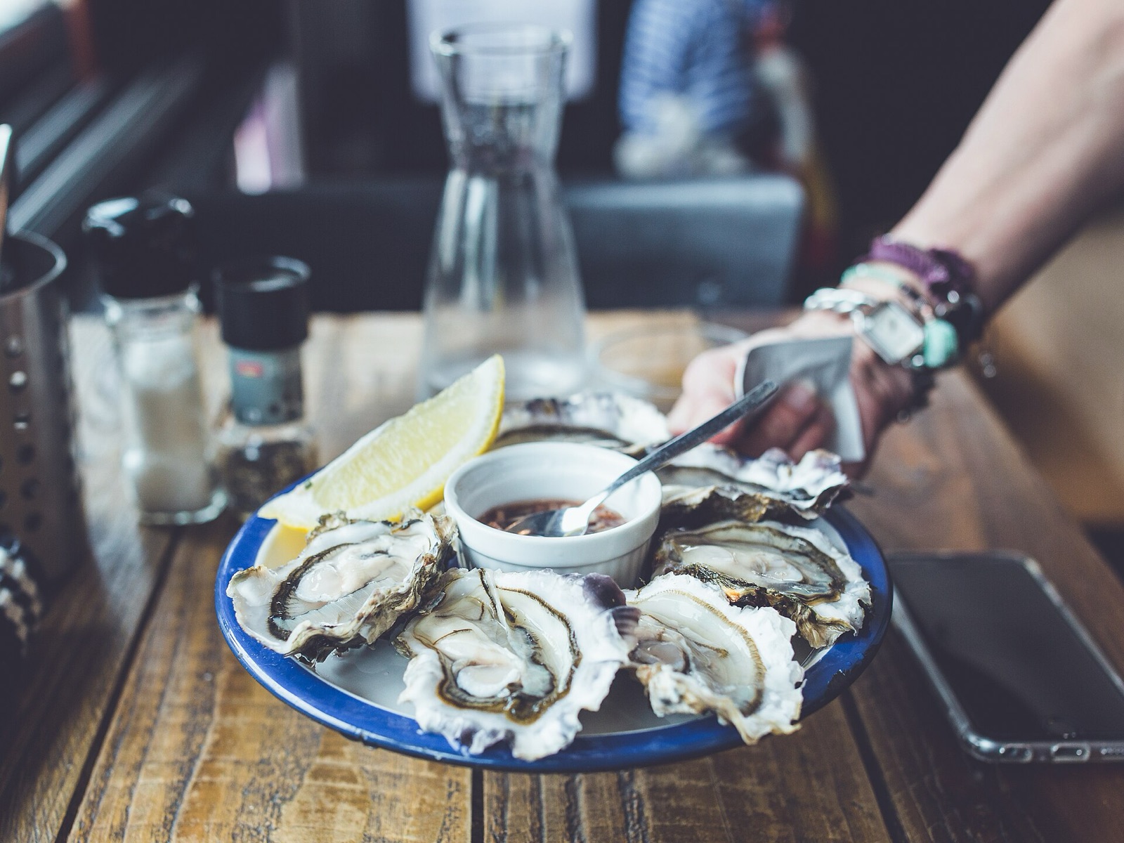 Fresh oysters arranged on crushed ice