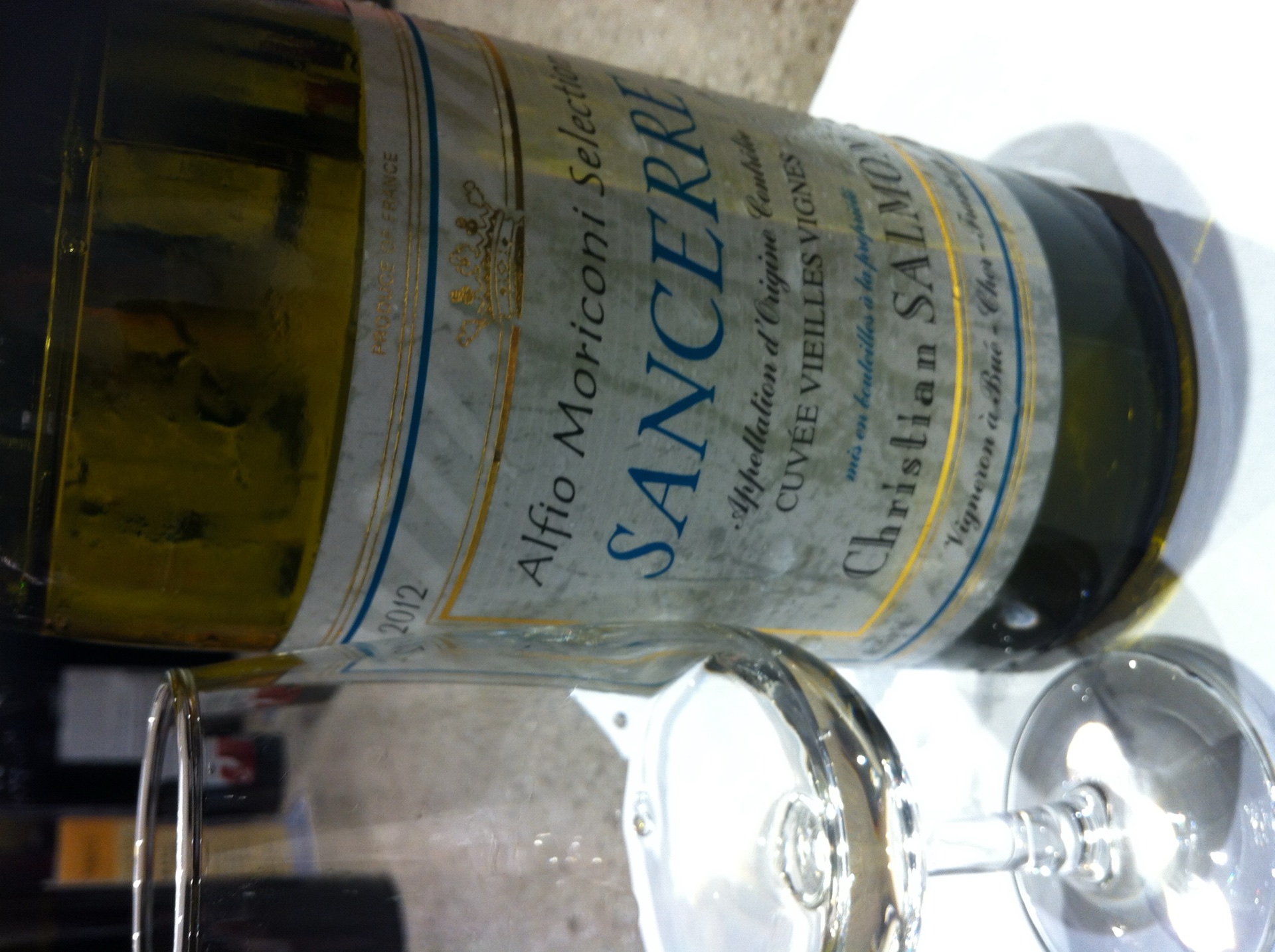 A bottle and glass of white Sancerre