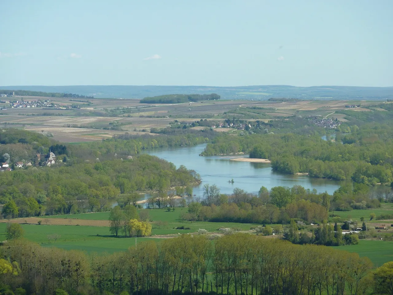 The Loire valley seen upstream from Sancerre