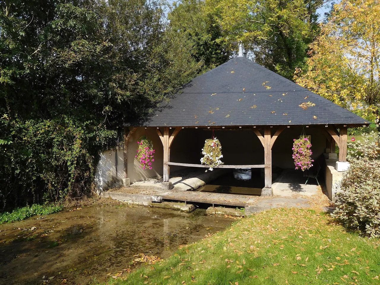 The communal wash house in Vinon